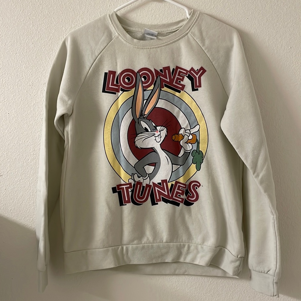Medium looney tunes bugs bunny beige crew neck pullover